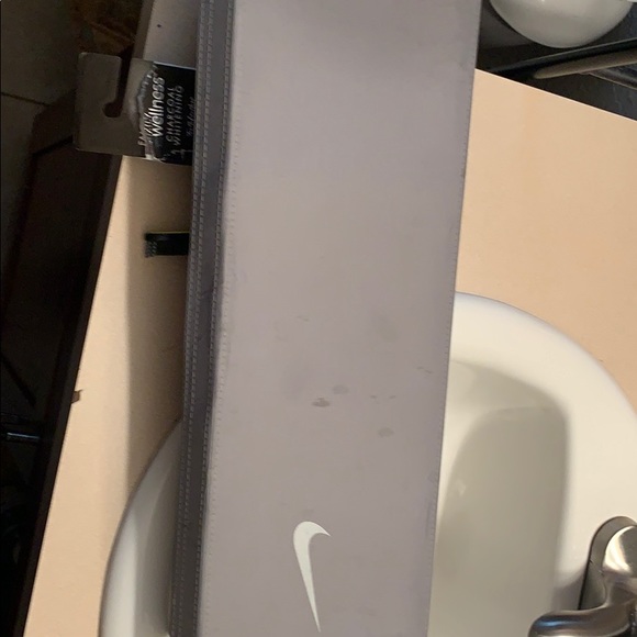 Nike shades - Picture 2 of 6